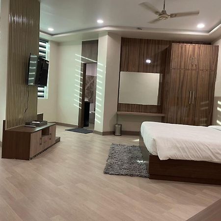 Aman Paradise Hotel & Banquets Kanpur Exterior foto