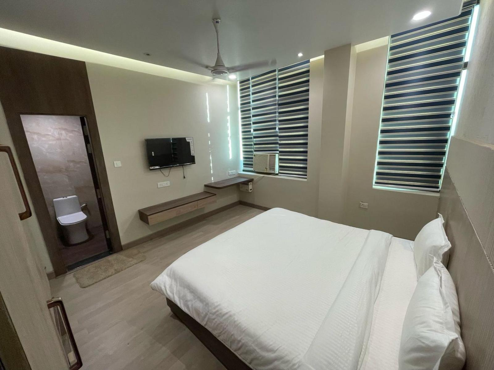 Aman Paradise Hotel & Banquets Kanpur Exterior foto